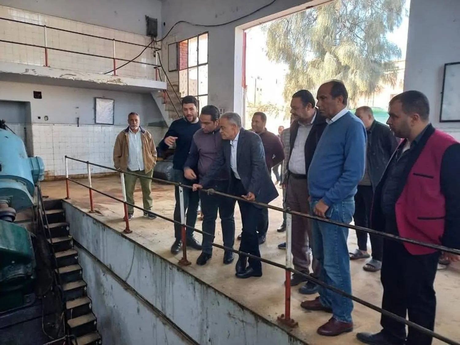 مسؤولون بوزارة الري المصرية خلال متابعة بعض مشروعات المياه (الري المصرية)