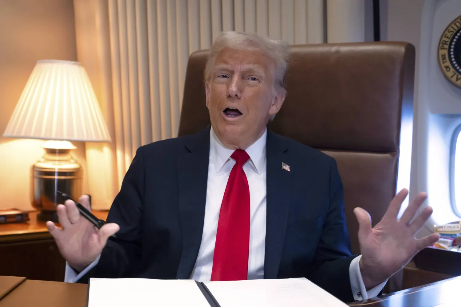 انتقد الرئيس دونالد ترمب تعاطي الرئيس الأوكراني مع جهود وقف إطلاق النار (أ.ب)