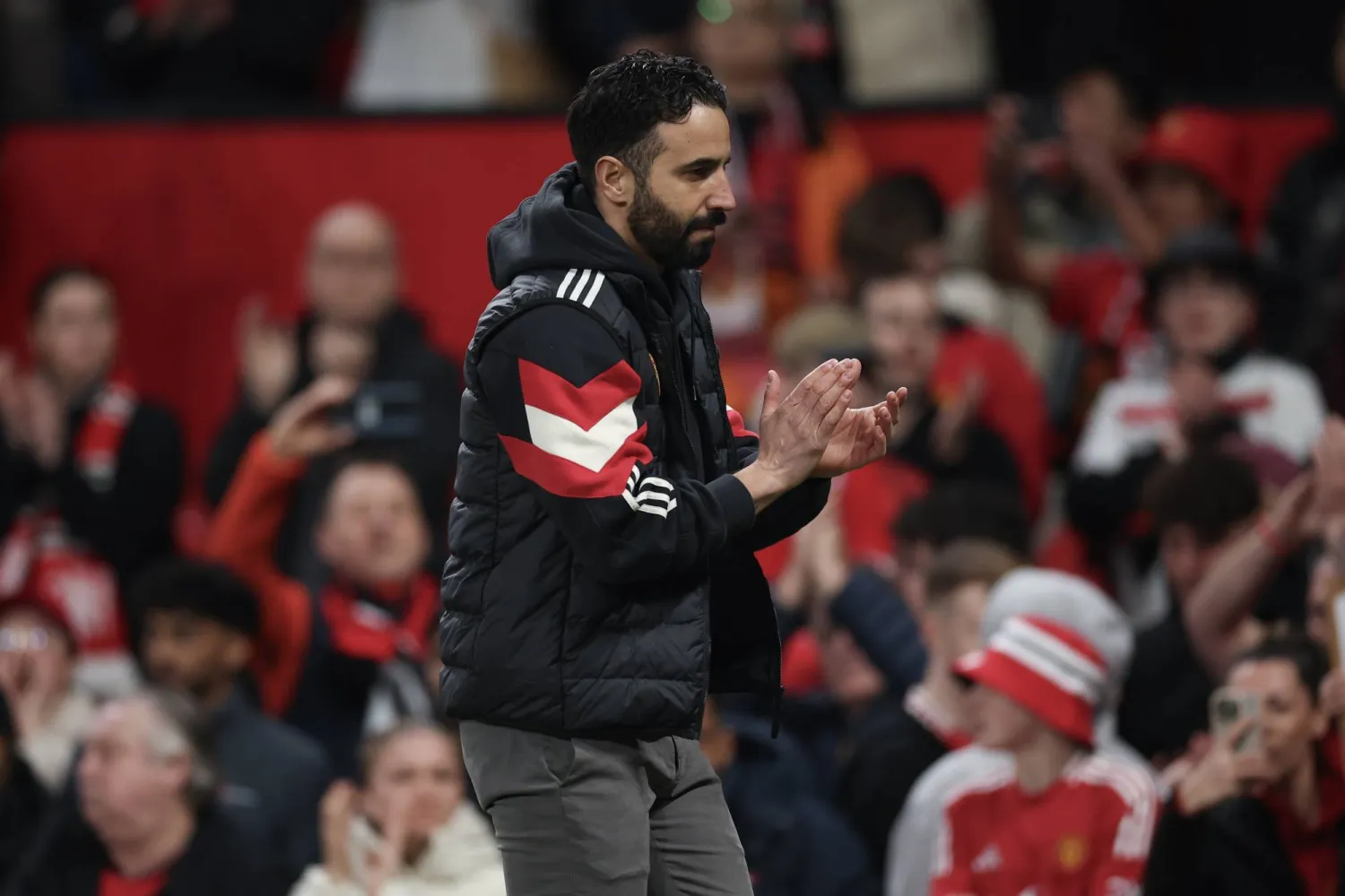 روبن أموريم مدرب مانشستر يونايتد (إ.ب.أ)