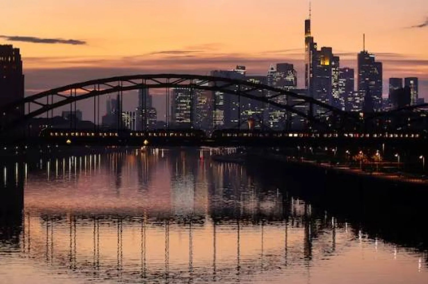 أفق مدينة فرنكفورت (رويترز)