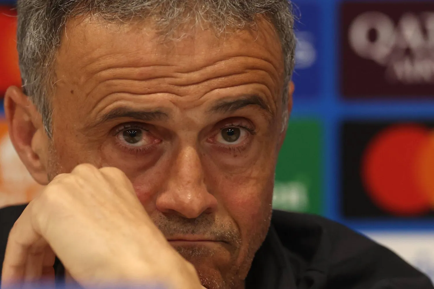 لويس إنريكي مدرب باريس سان جيرمان (أ.ف.ب) 