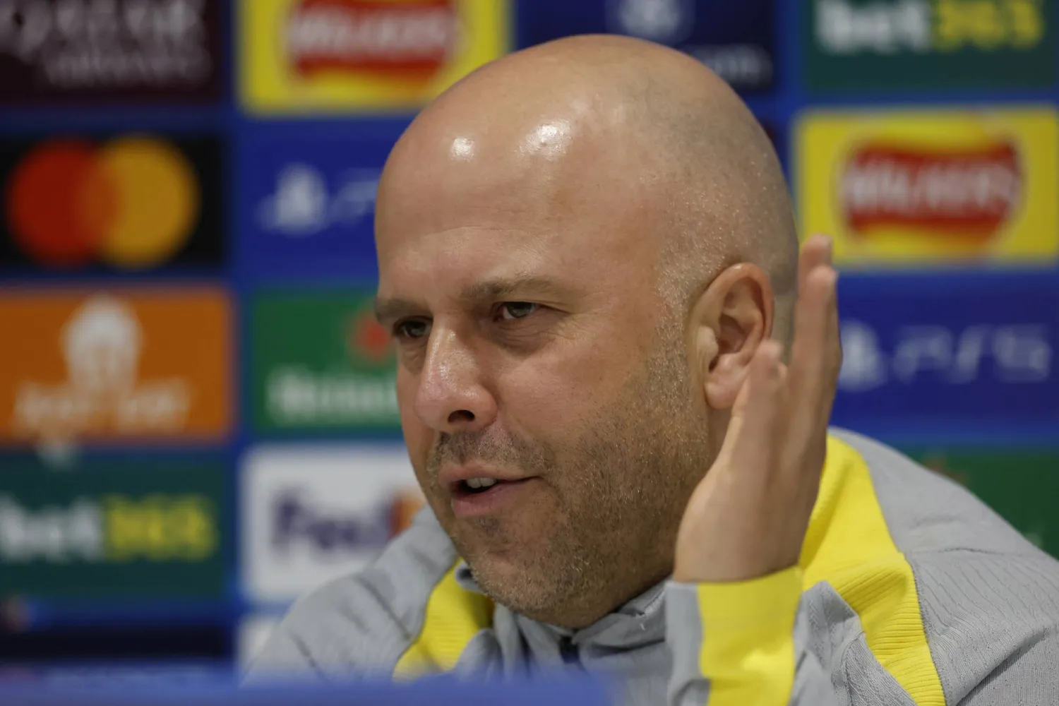 آرني سلوت المدير الفني لنادي ليفربول الإنجليزي (رويترز)