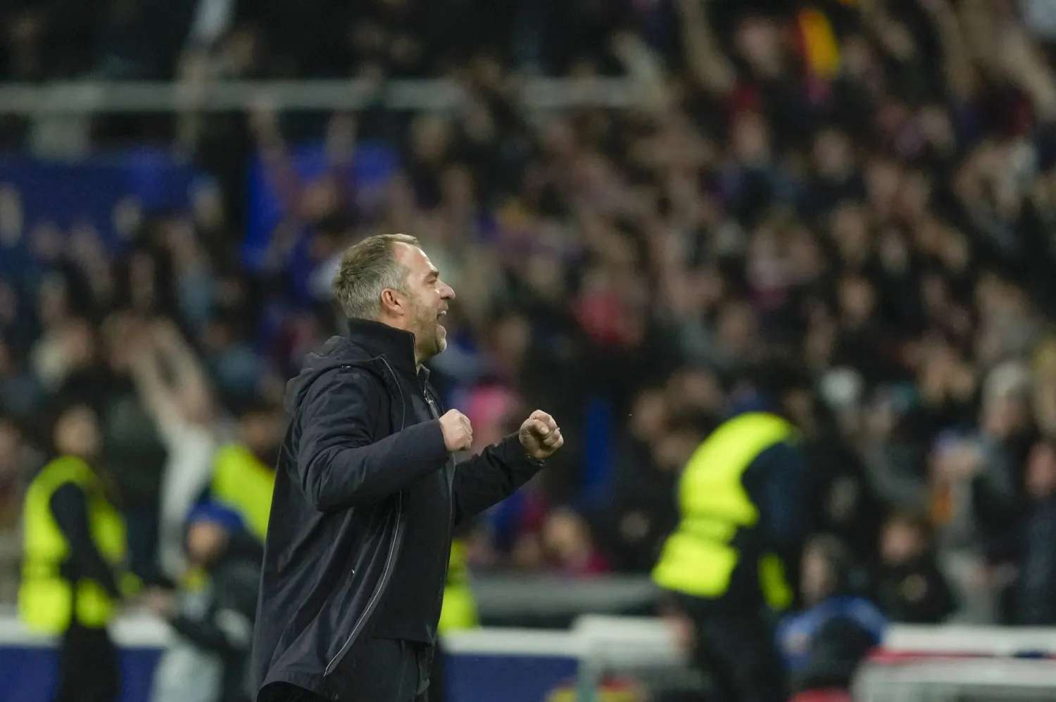 هانز فليك مدرب برشلونة (إ.ب.أ)