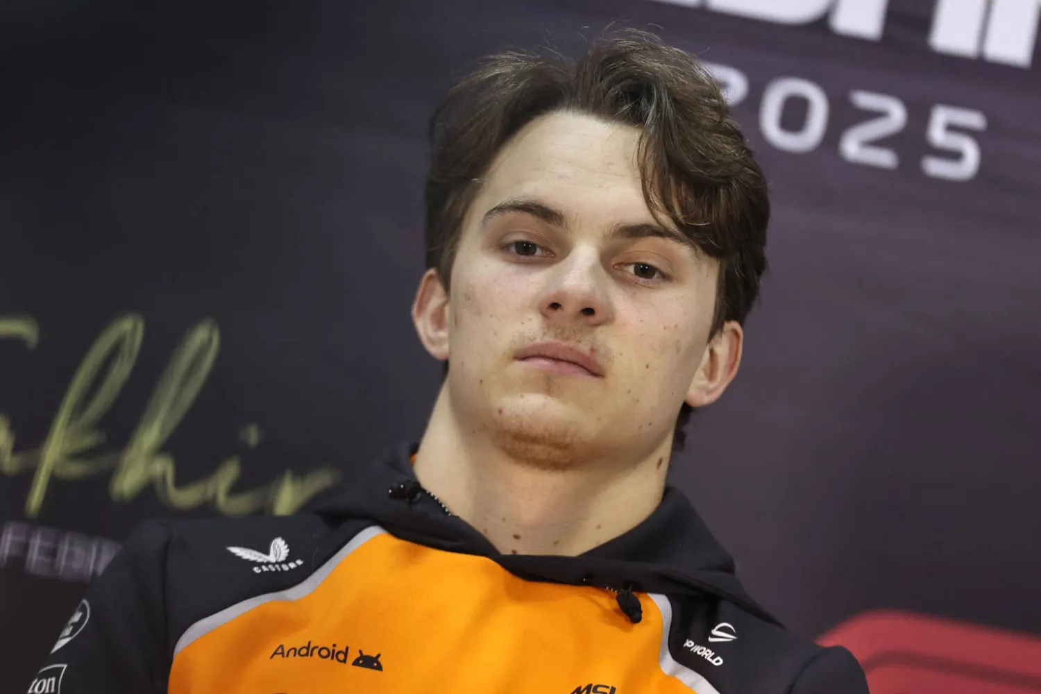 أوسكار بياستري باق مع مكلارين (أ.ف.ب)