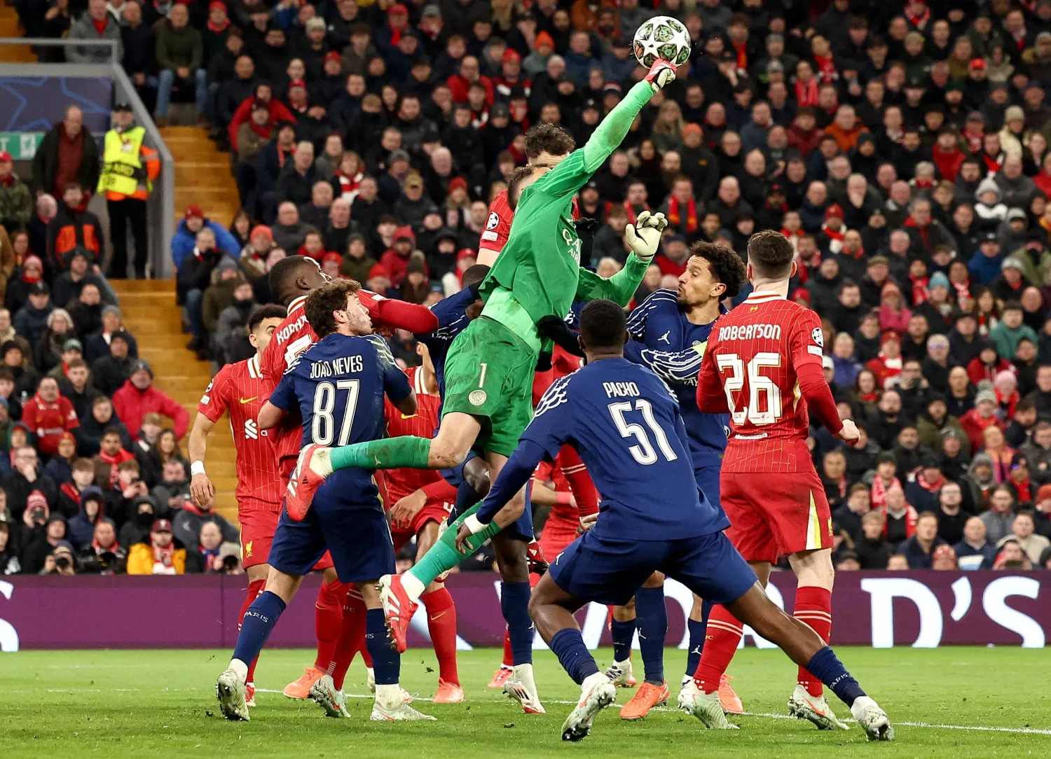 جانلويجي دوناروما (إ.ب.أ)