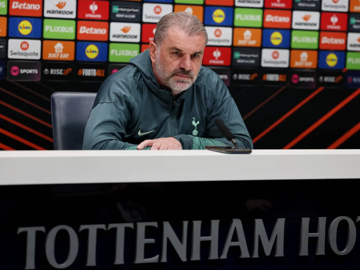 أنجي بوستيكوغلو (رويترز)