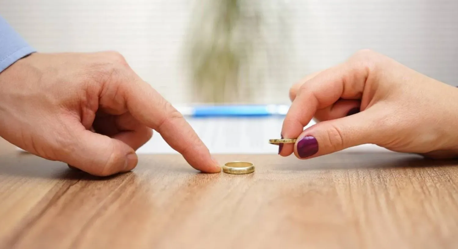 مرض الزوجة يؤثر سلباً على العلاقة الزوجية (رويترز)