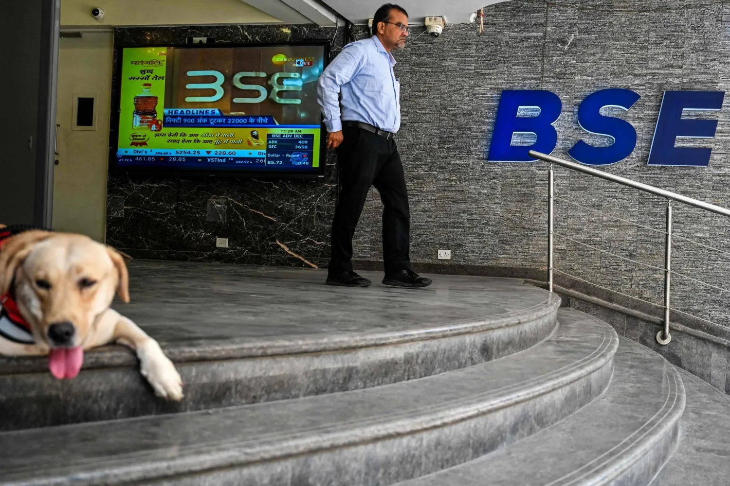 ستشتد الوطأة على التجارة العالمية الأربعاء مع فرض رسوم إضافية على قائمة طويلة من البلدان التي تصدِّر إلى الولايات المتحدة أكثر مما تستورد منها (أ.ف.ب)