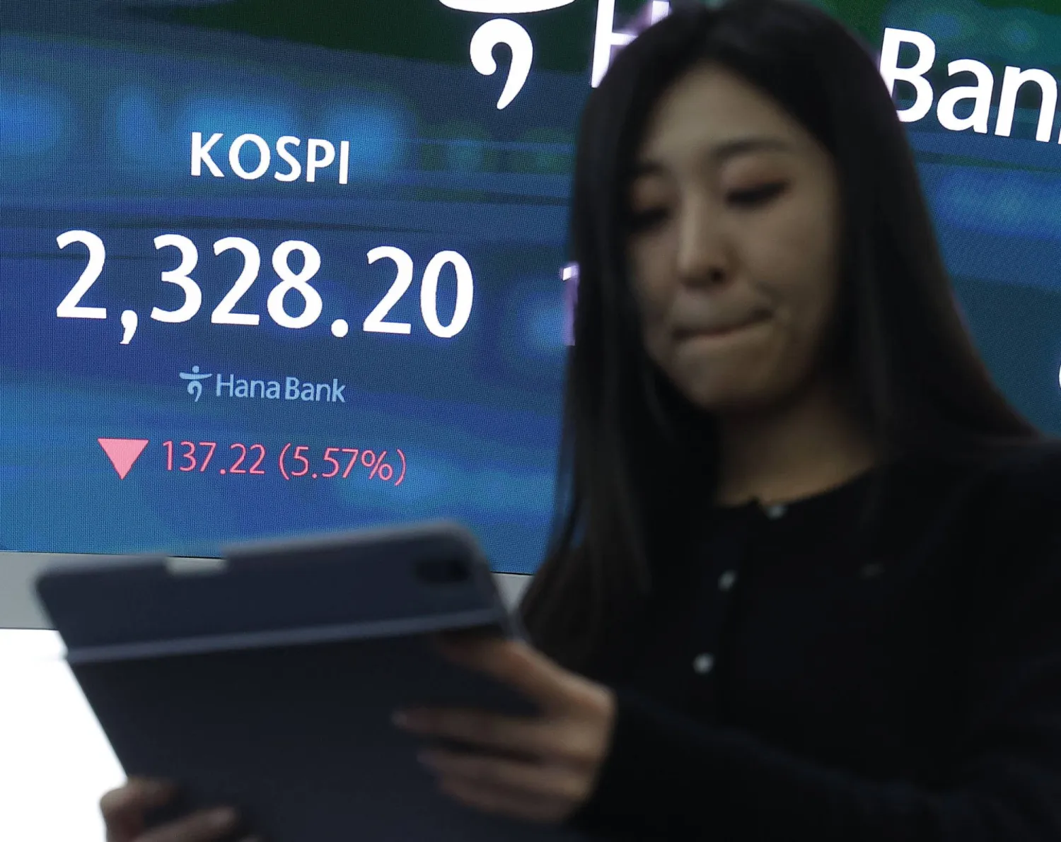 تراجع مؤشر «توبكس» في اليابان بنسبة 6.5 في المائة بعد أن انخفض بما يصل إلى 9.6 في المائة (إ.ب.أ)