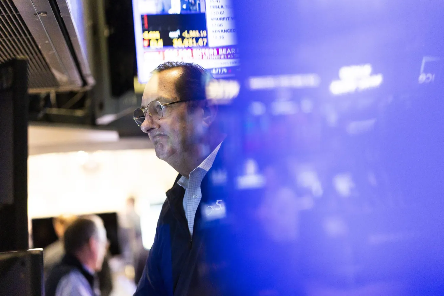 متداول في بورصة نيويورك مستاء بعد تراجع المؤشرات مجدداً (إ.ب.أ)