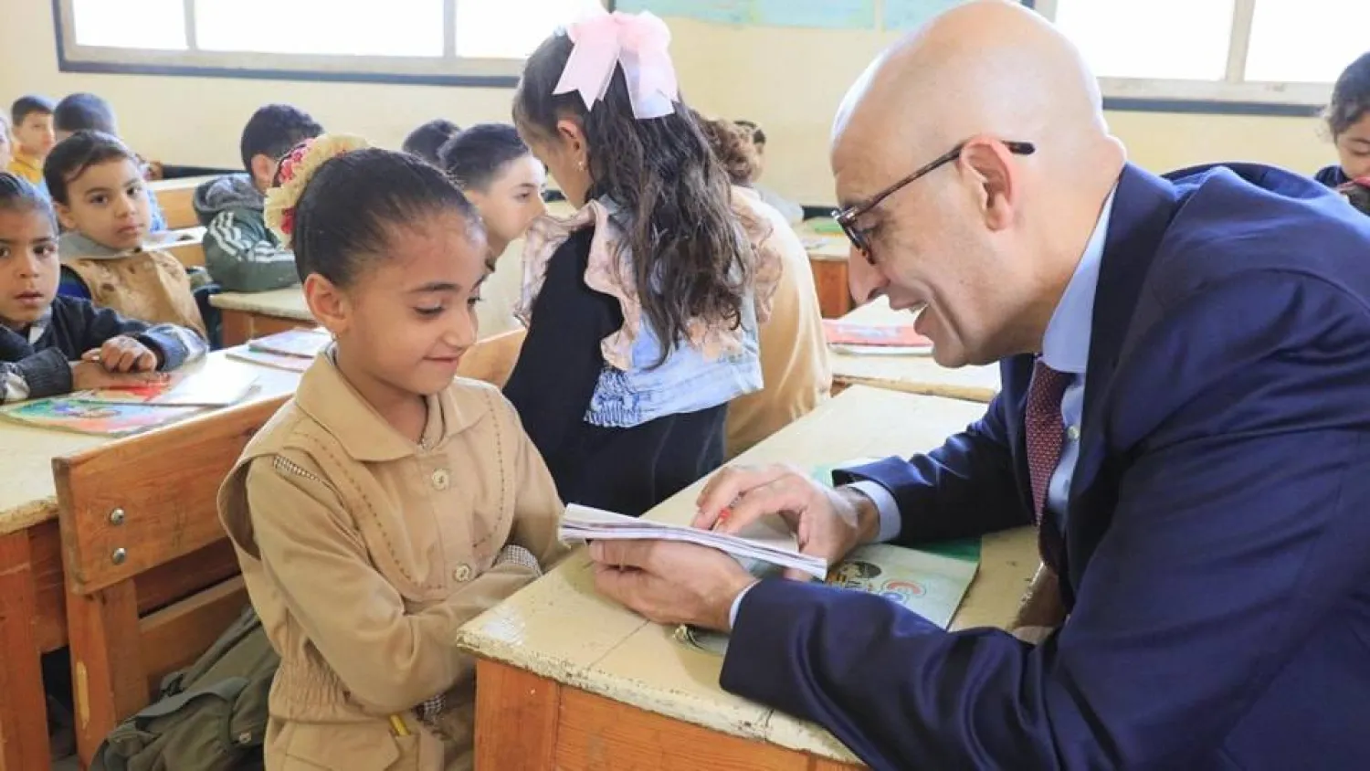 وزير التربية والتعليم خلال تفقده عدداً من المدارس في المنوفية (وزارة التربية والتعليم)