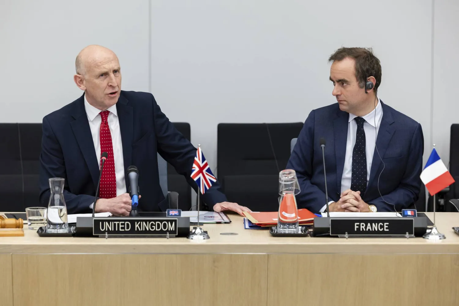 وزير الدفاع البريطاني مع نظيره الفرنسي