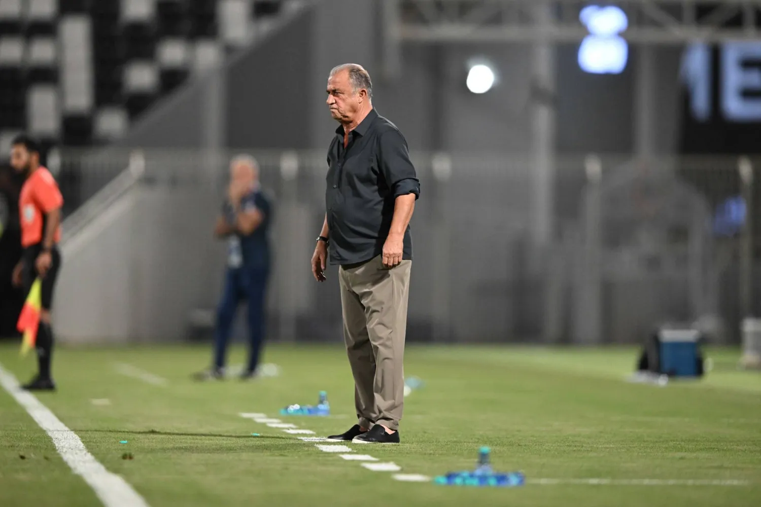 التركي فاتح تيريم مدرب فريق الشباب (تصوير: عبد الرحمن السالم)