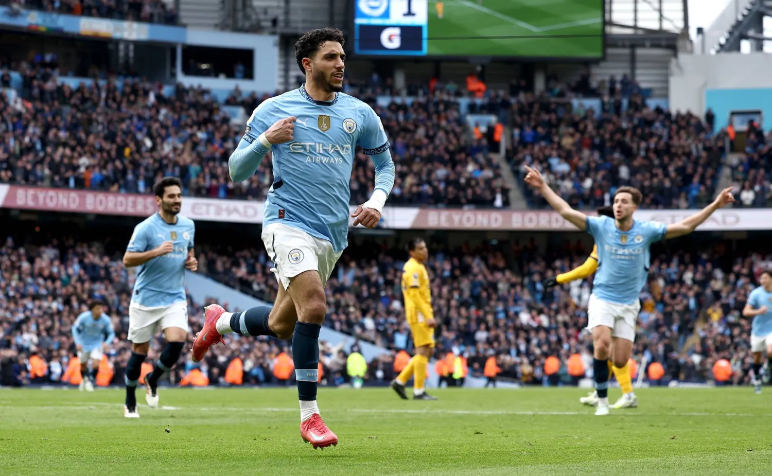 مرموش أبرز صفقة من بين اللاعبين الذين تعاقد معهم مانشستر سيتي مؤخراً (إ.ب.أ)