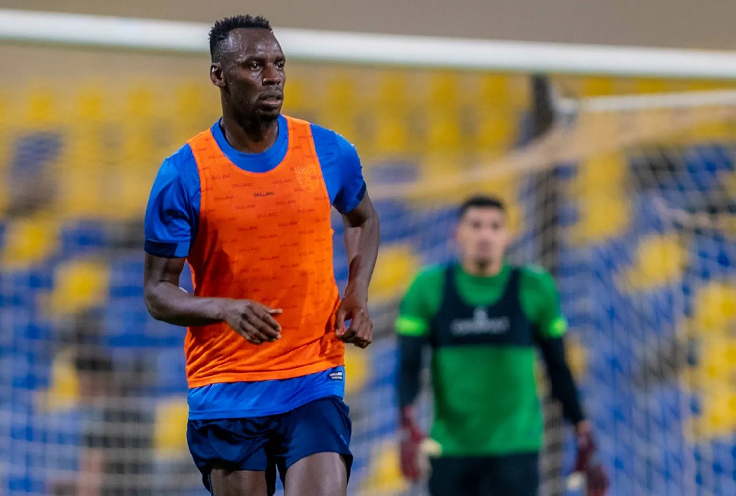 زياد الصحفي ملزم بدفع المبلغ للاتحاد أو إيقافه محلياً (الشرق الأوسط)