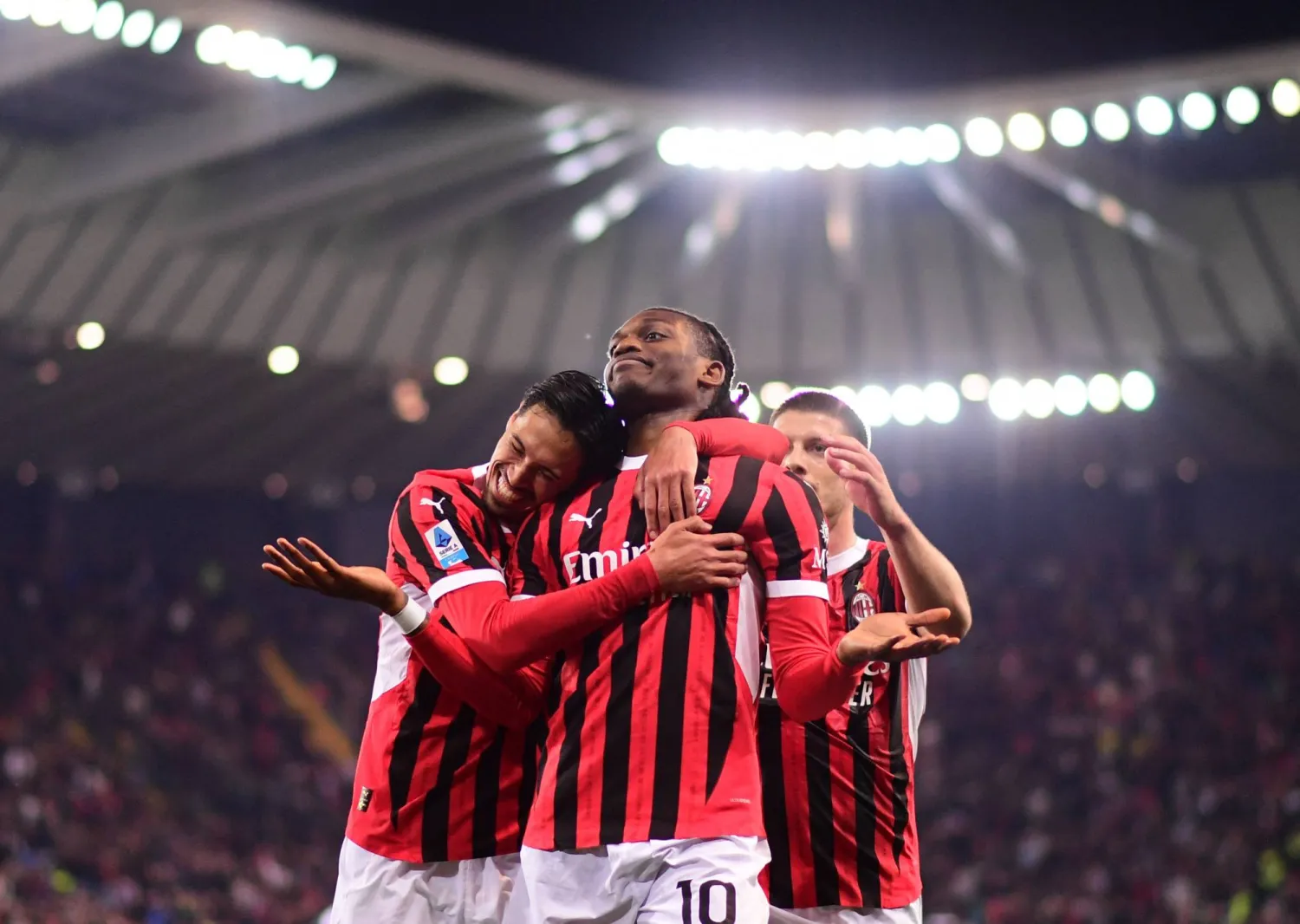 لياو محتفلاً بهدفه في مرمى أودينيزي (رويترز)