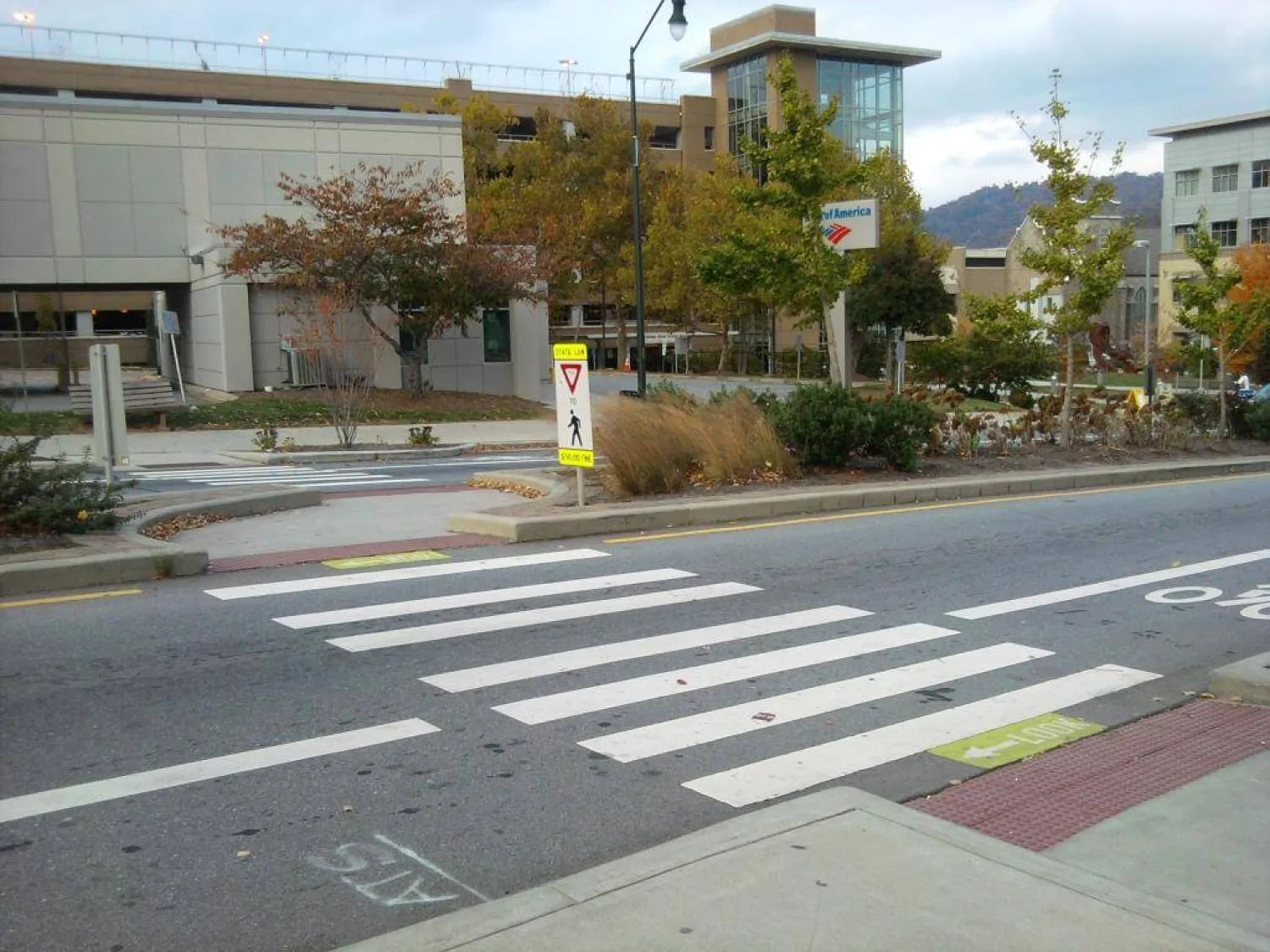 اختراق إشارات المرور في وادي السيليكون... رسائل ساخرة بصوت ماسك وزوكربيرغ