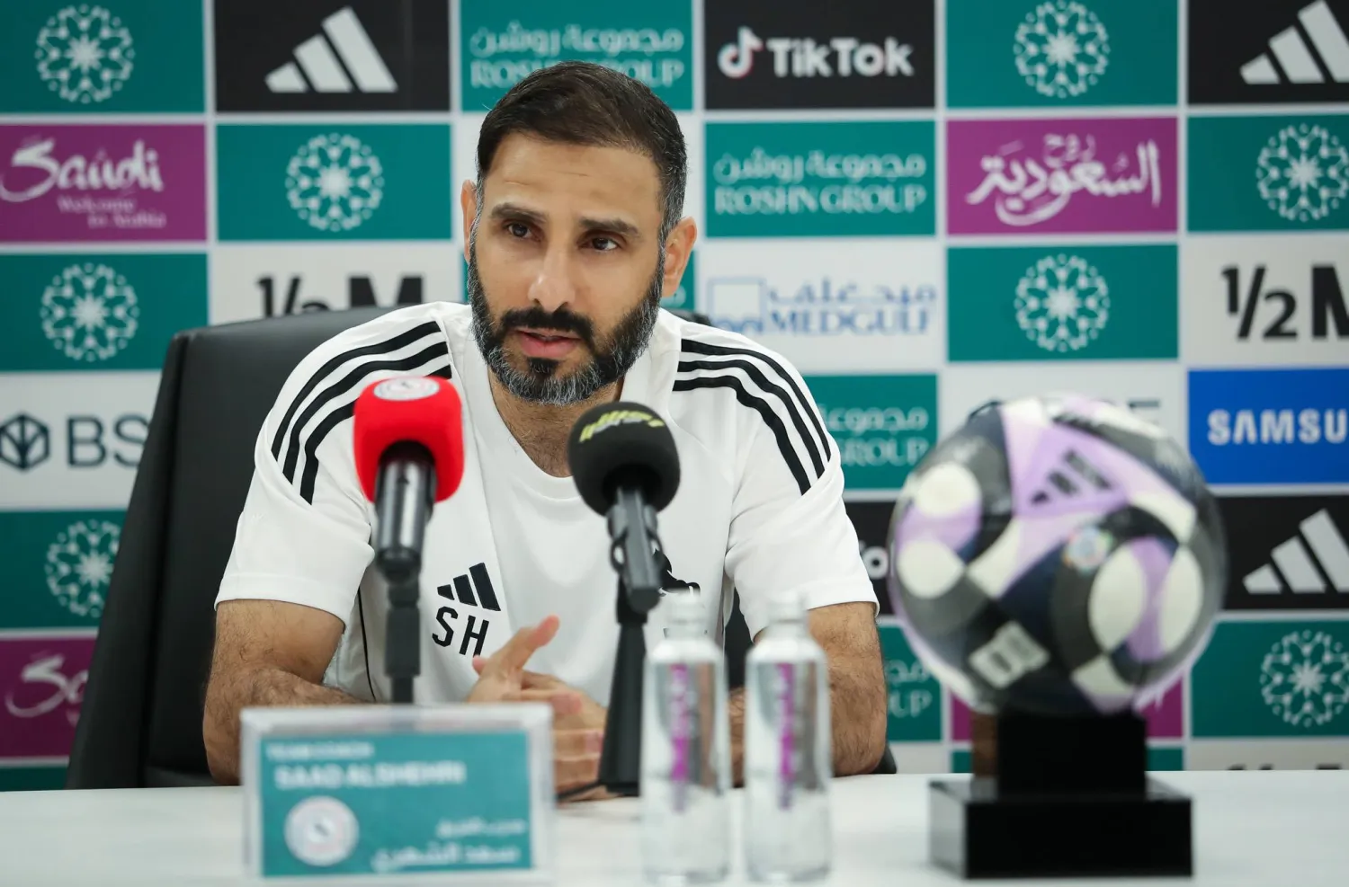 سعد الشهري في المؤتمر الصحافي (الشرق الأوسط)