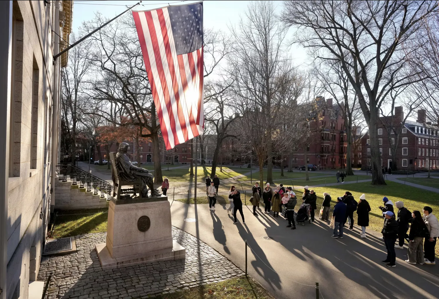 من داخل حرم جامعة هارفارد (أ.ب)