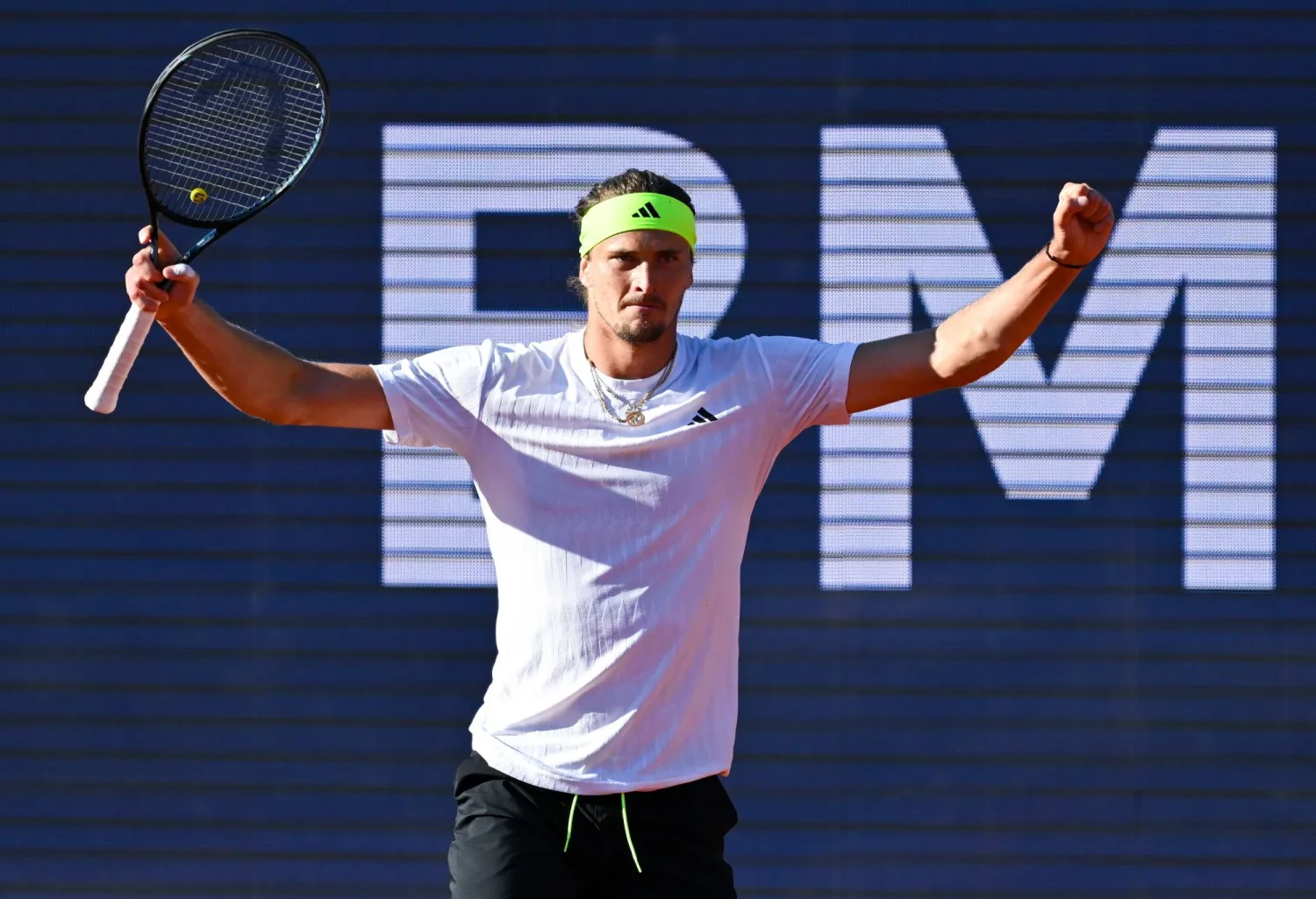 الألماني ألكسندر زفيريف يتقدم في ميونيخ (د.ب.أ)