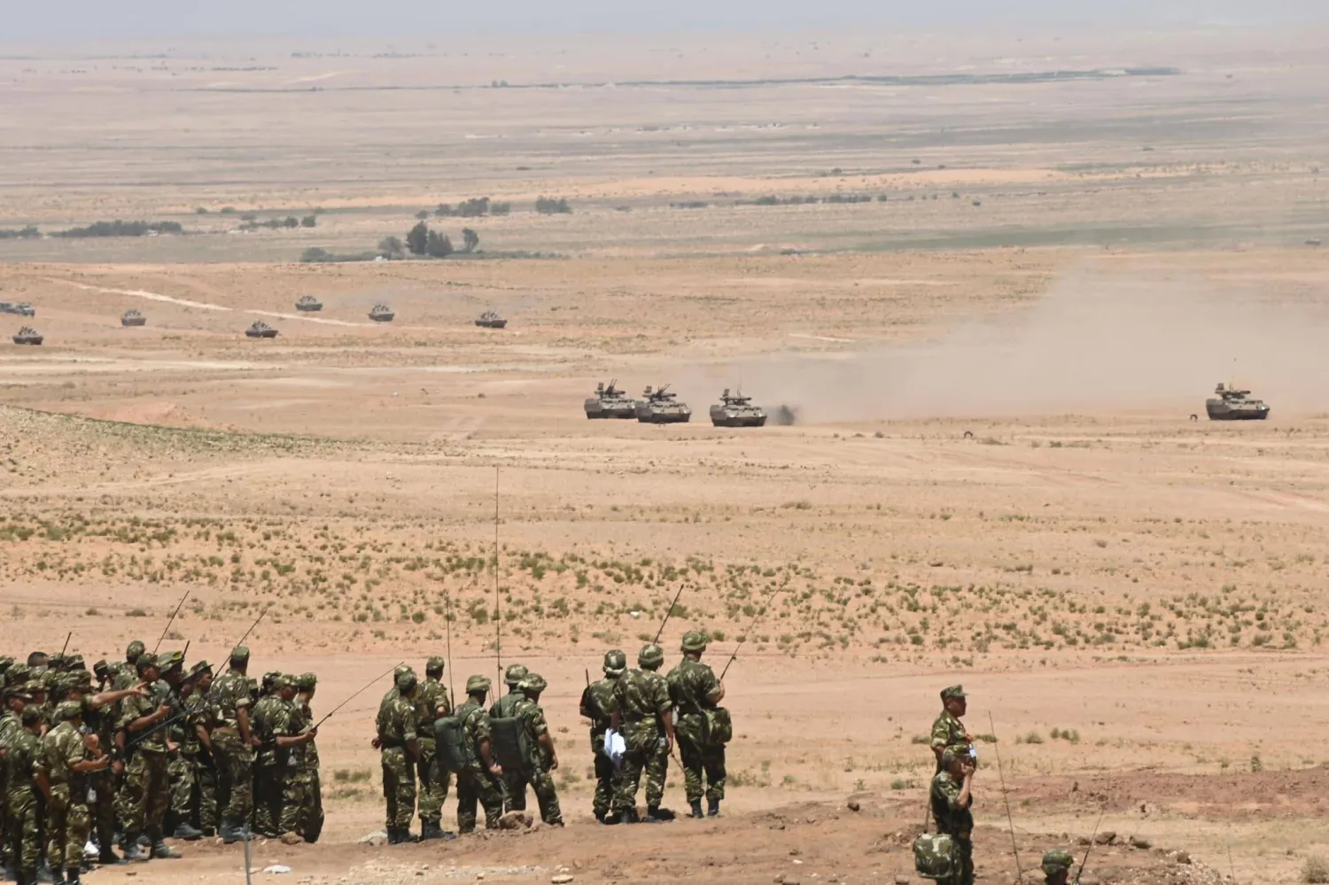 تمارين للجيش الجزائري بالذخيرة الحية (أرشيف وزارة الدفاع)