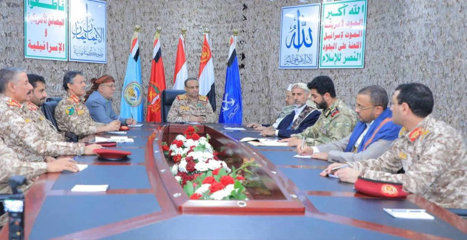 اجتماع لمجلس دفاع الحوثيين يغيِّب شركاء الجماعة في الانقلاب (إعلام حوثي)
