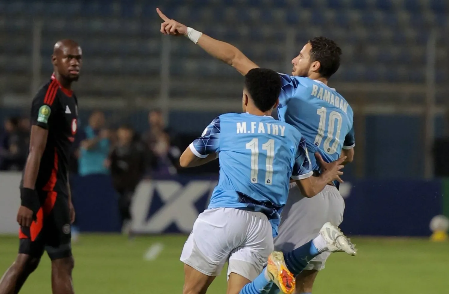 رمضان صبحي محتفلاً بهدفه في شباك أورلاندو (نادي بيراميدز)