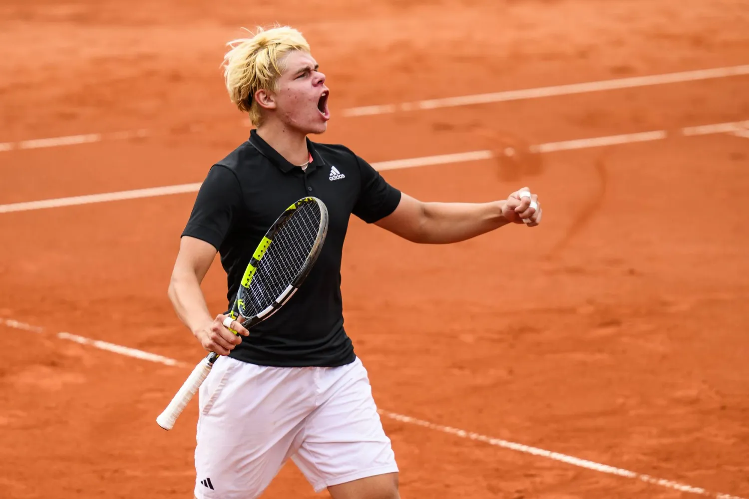 دينيس شابوفالوف (أ.ب)