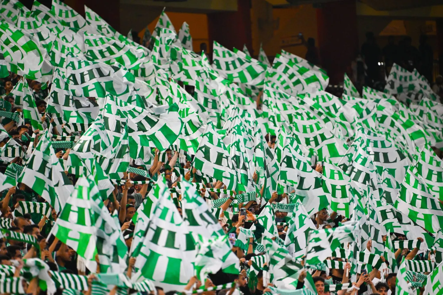 جماهير الأهلي خلال مساندة فريقها في المواجهة الآسيوية (تصوير: علي خمج)