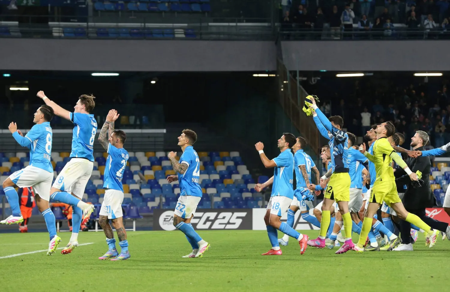 نابولي رفع رصيده إلى 74 نقطة في المركز الأول (أ.ف.ب)