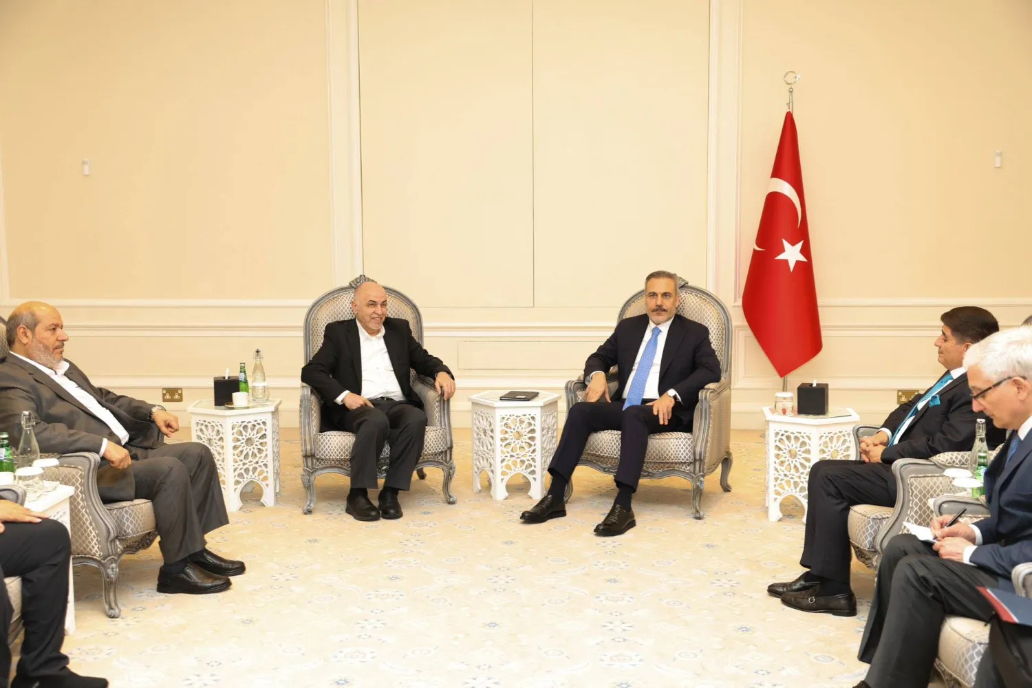 وزير الخارجية التركي هاكان فيدان التقى وفد حركة «حماس» في الدوحة الأحد (الخارجية التركية)