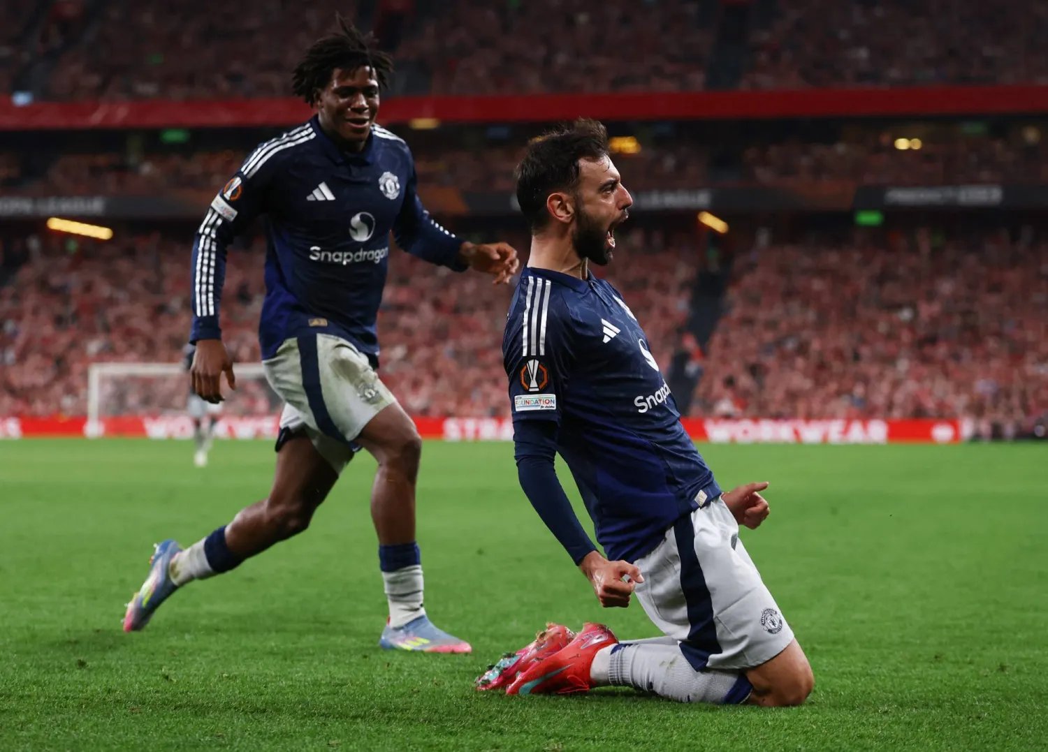 فيرنانديز بطلال مواجهة مان يونايتد أمام بلباو بلا منازع (رويترز)