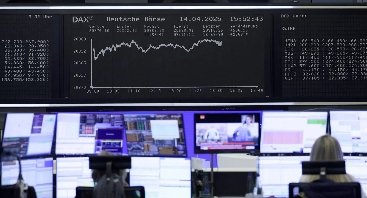 مخطط أداء مؤشر «داكس» في بورصة فرانكفورت (إ.ب.أ)
