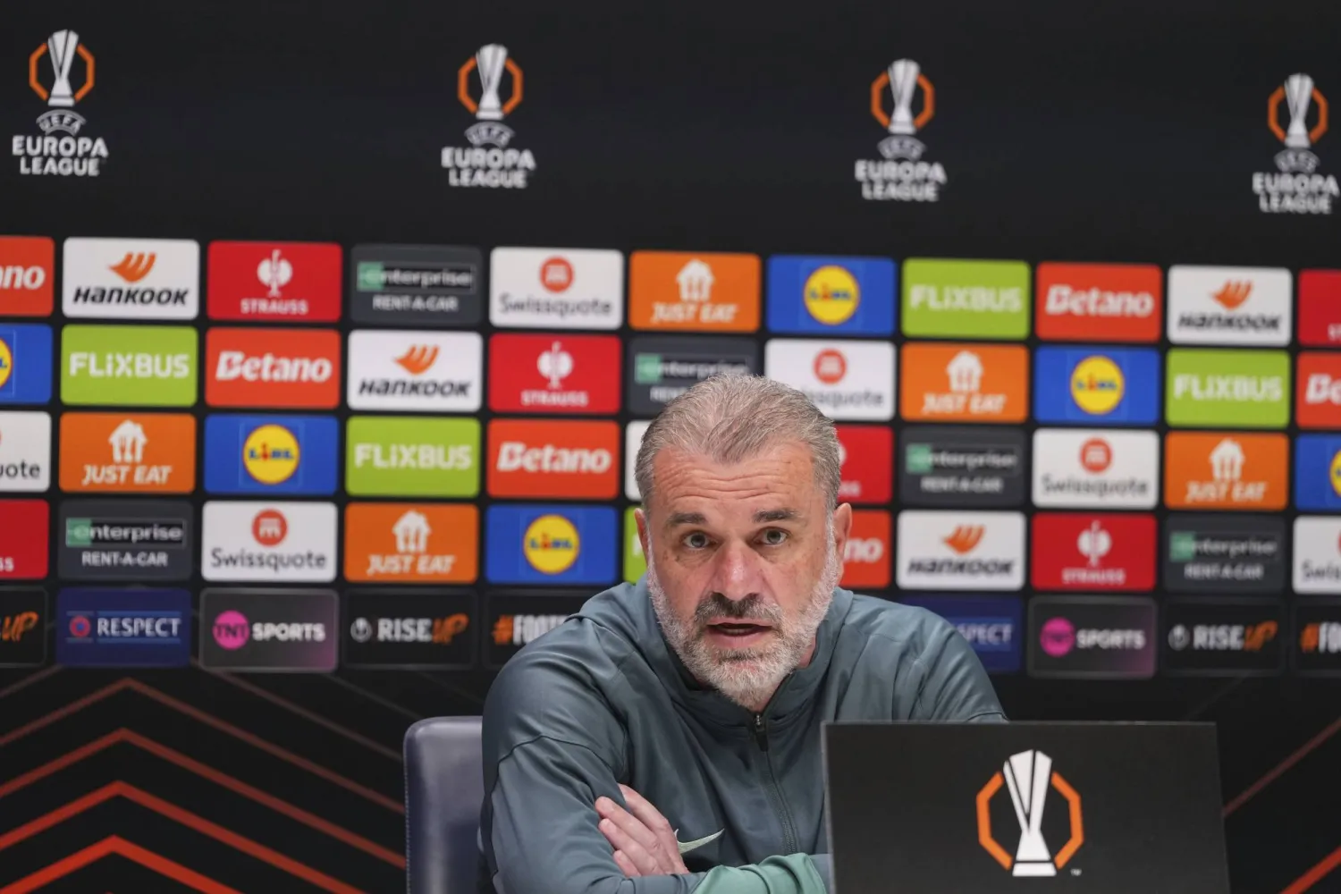 أنجي بوستيكوغلو (أ.ب)