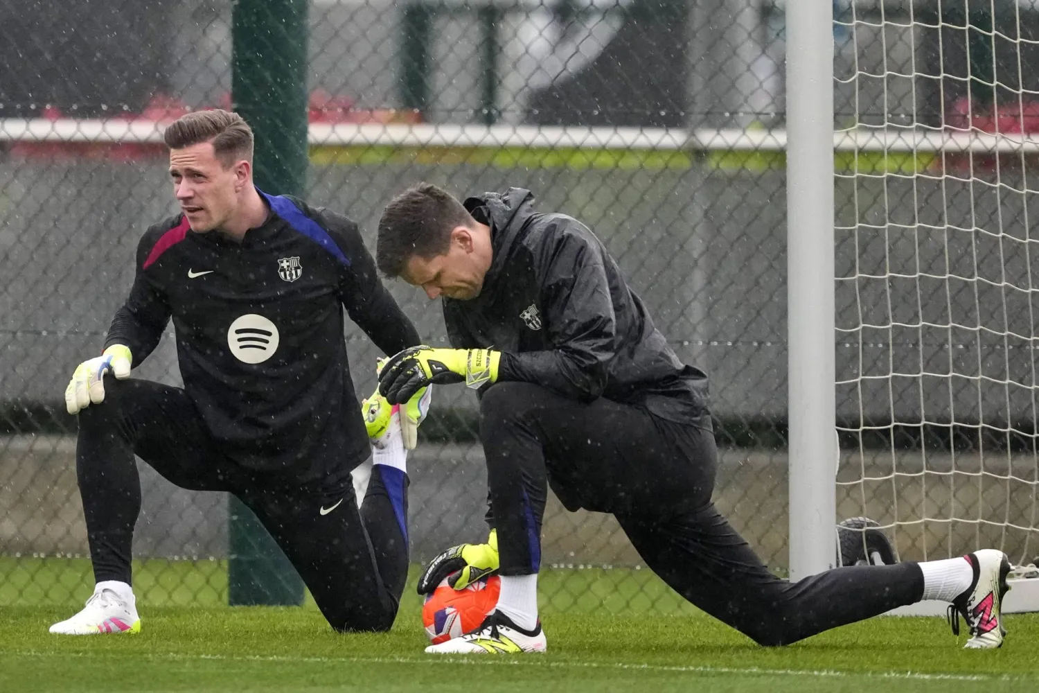 فليك أكد أن هذا سيمنح الحارس شتشيزني راحة قبل نصف نهائي الأبطال (إ.ب.أ)