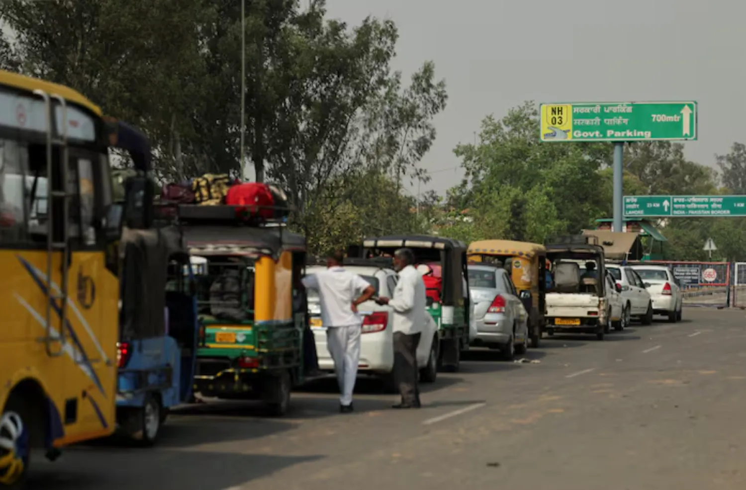 Vehicles wait in a line before making their way to Pakistan at the Attari-Wagah border crossing near Amritsar, India April 30, 2025. REUTERS/Francis Mascarenhas/File Photo