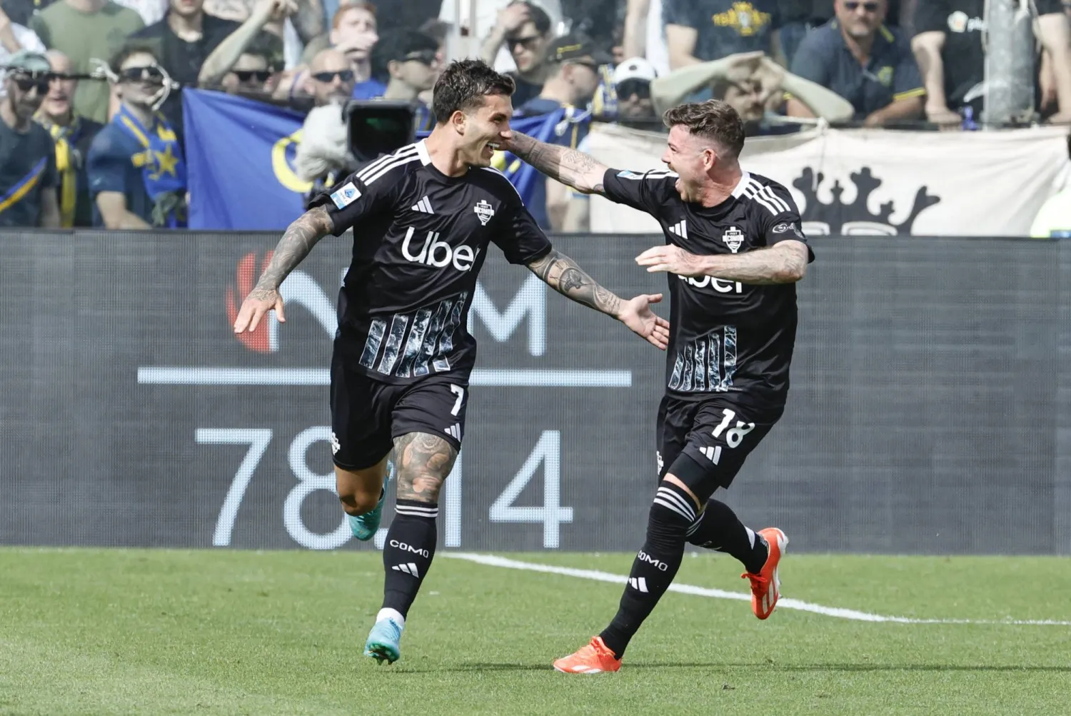 كومو رفع رصيده إلى 45 نقطة في المركز العاشر (إ.ب.أ)