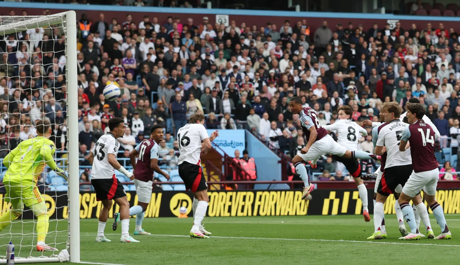 رأسية البلجيكي يوري تيليمانس تمنح أستون فيلا الفوز على فولهام (رويترز)