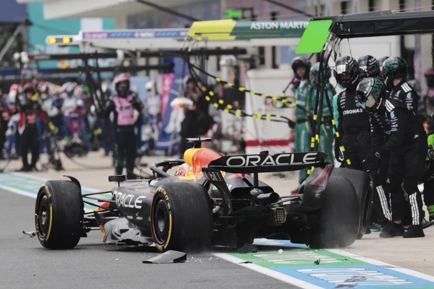 اصطدام سائق رد بول ماكس فرستابن (أ.ب)