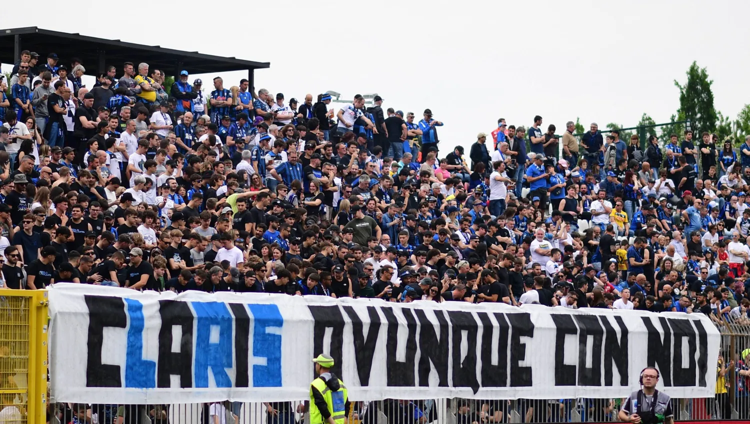 أحد مشجعي أتلانتا لقي حتفه طعناً خلال اشتباكات مع مشجعي إنتر ميلان (رويترز)