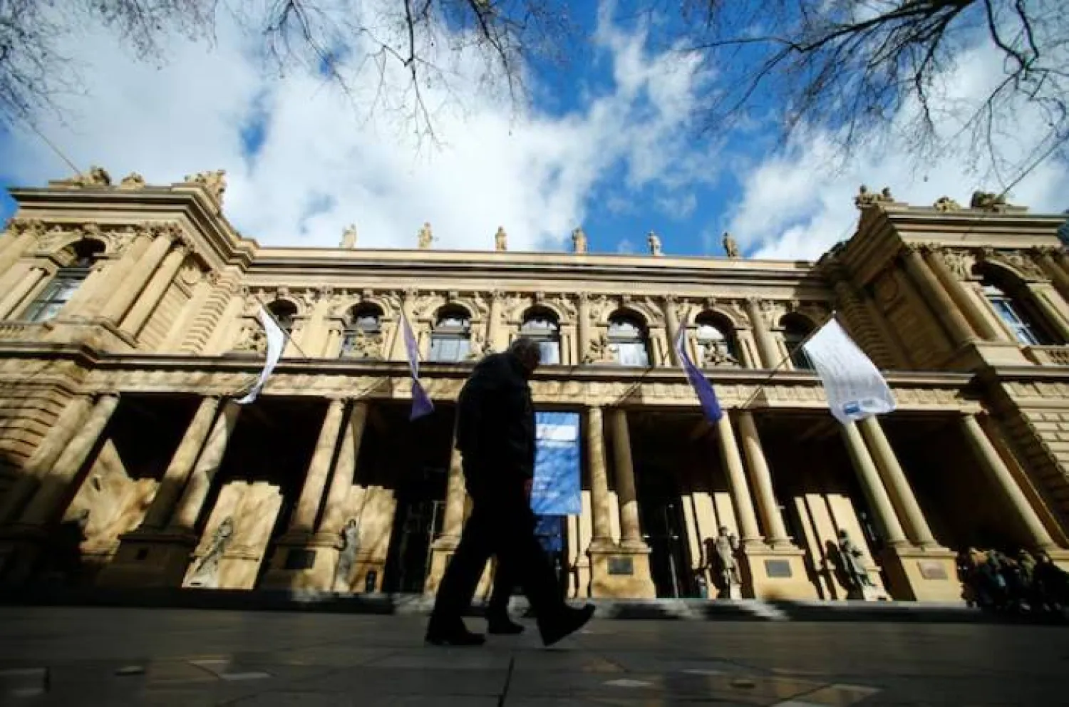 مبنى بورصة فرانكفورت (رويترز)