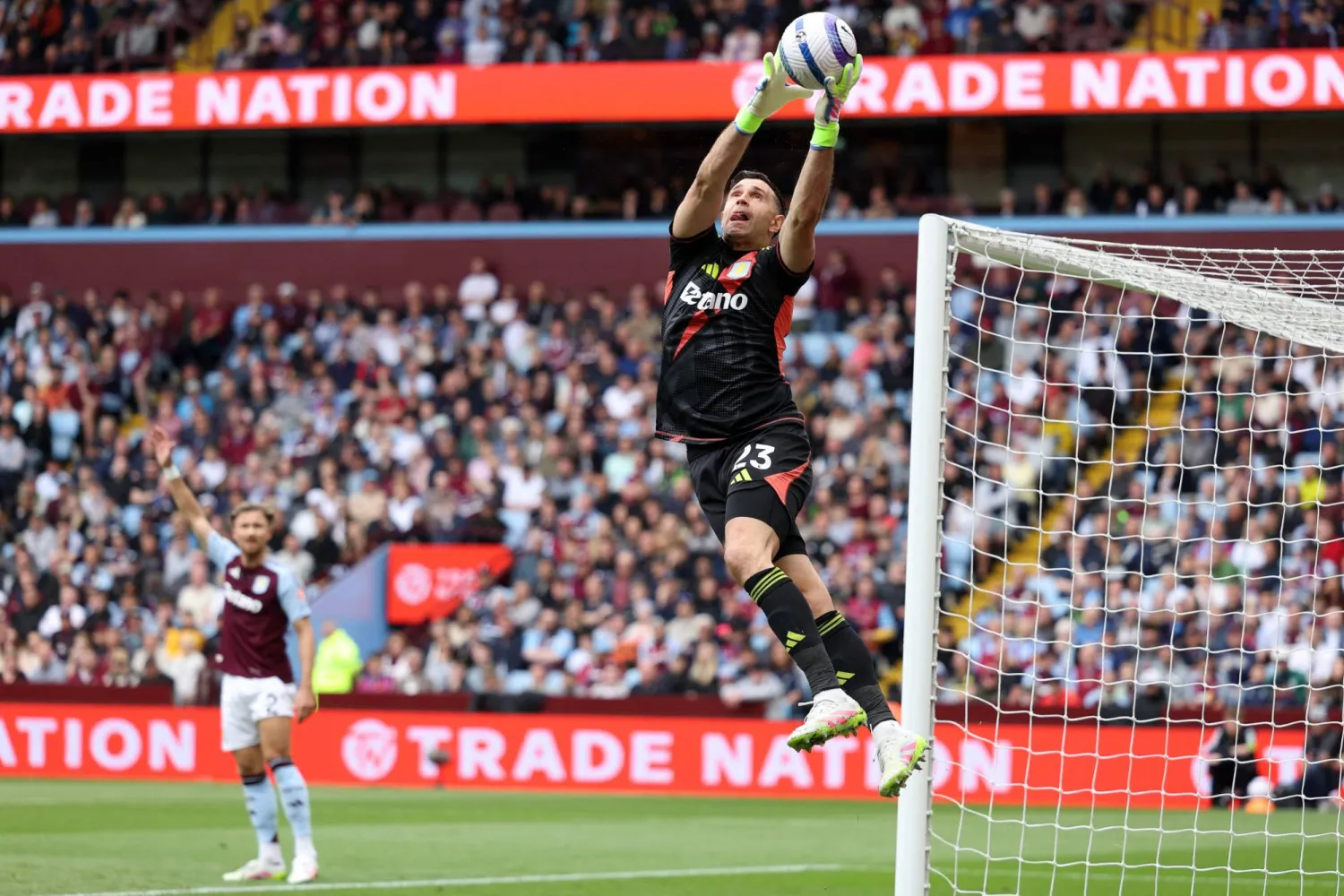 إيميليانو مارتينيز (أ.ف.ب)