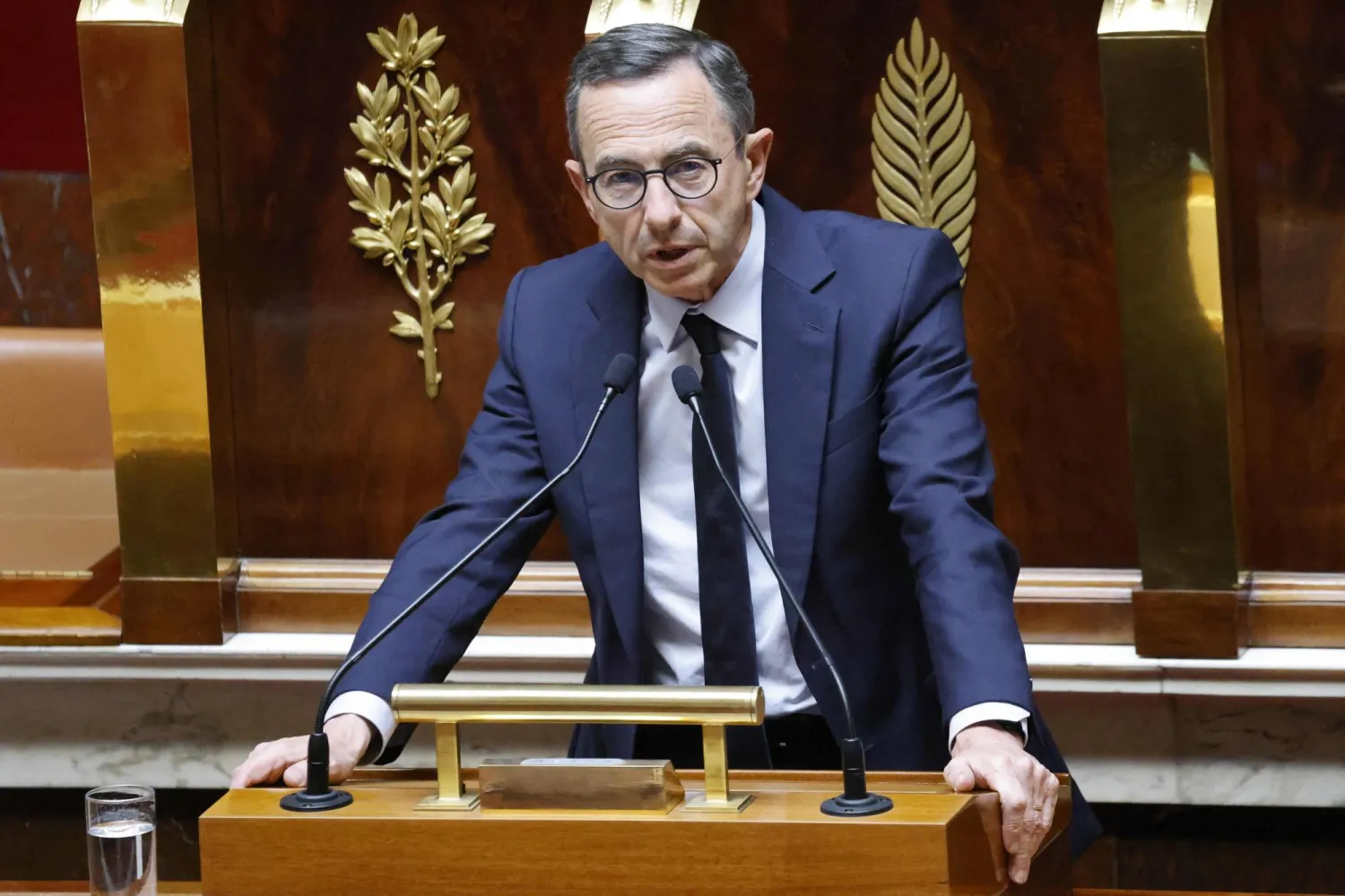 وزير الداخلية الفرنسي برونو روتايو يتحدث في الجمعية الوطنية الفرنسية بباريس في 29 أبريل 2025 (أ.ف.ب)