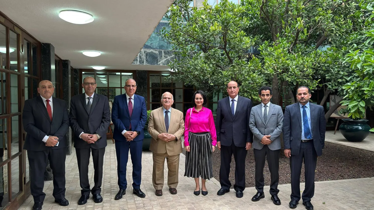 وزير الري المصري خلال لقائه الأمير الحسن بن طلال في الأردن (وزارة الري المصرية)