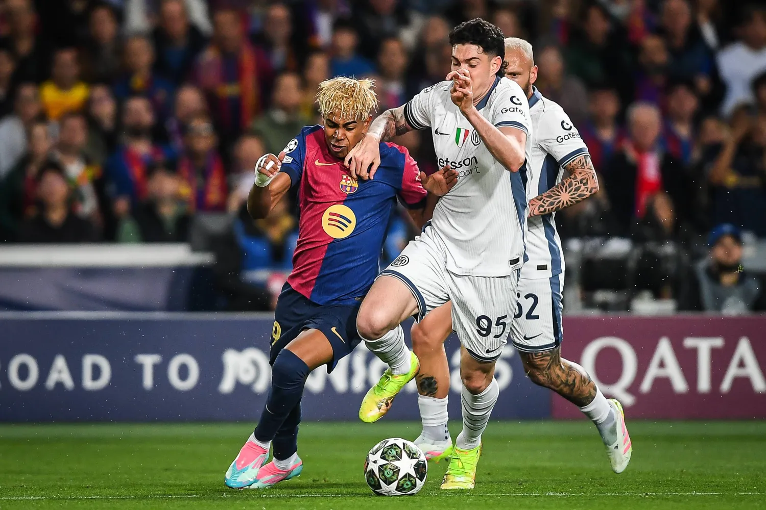 باستوني معجب بالتطور السريع الذي وصل إليه يامال (د.ب.أ)