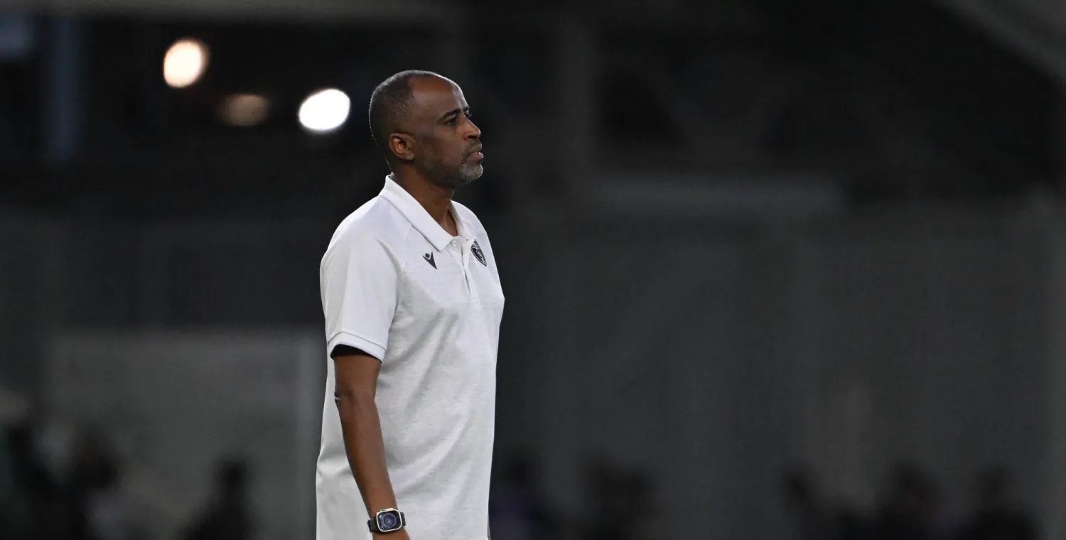 محمد العبدلي مدرب فريق التعاون (تصوير: علي خمج) 