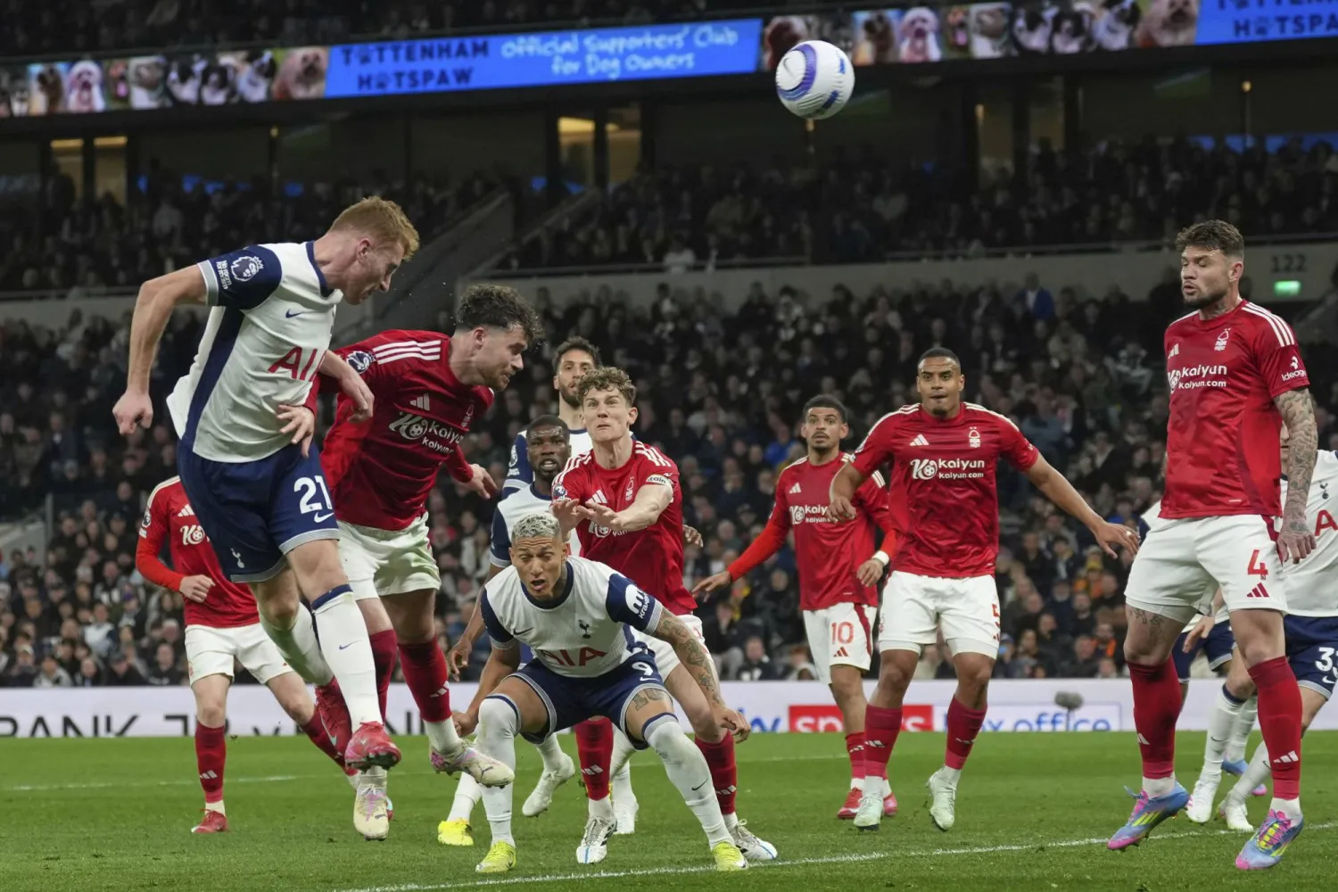 المستويات السيئة التي يقدمها توتنهام في الموسم الحالي قد تقنع كولوسيفسكي (يسار) بالانضمام لسيتي