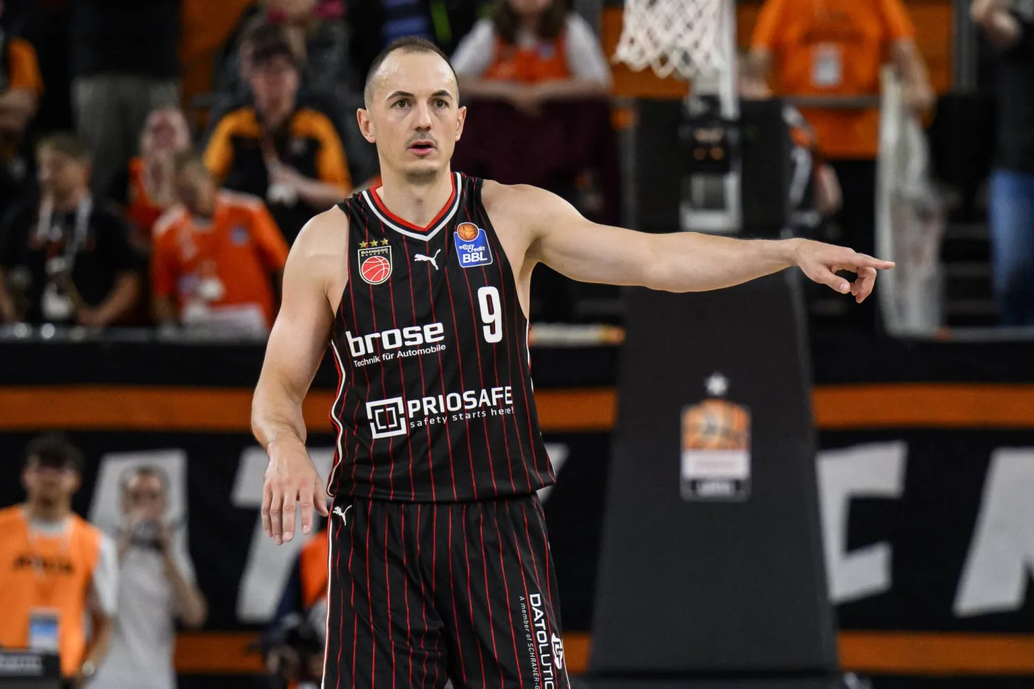 كارستن تادا سجل رقماً قياسياً جديداً في الدوري الألماني لكرة السلة (د.ب.أ)