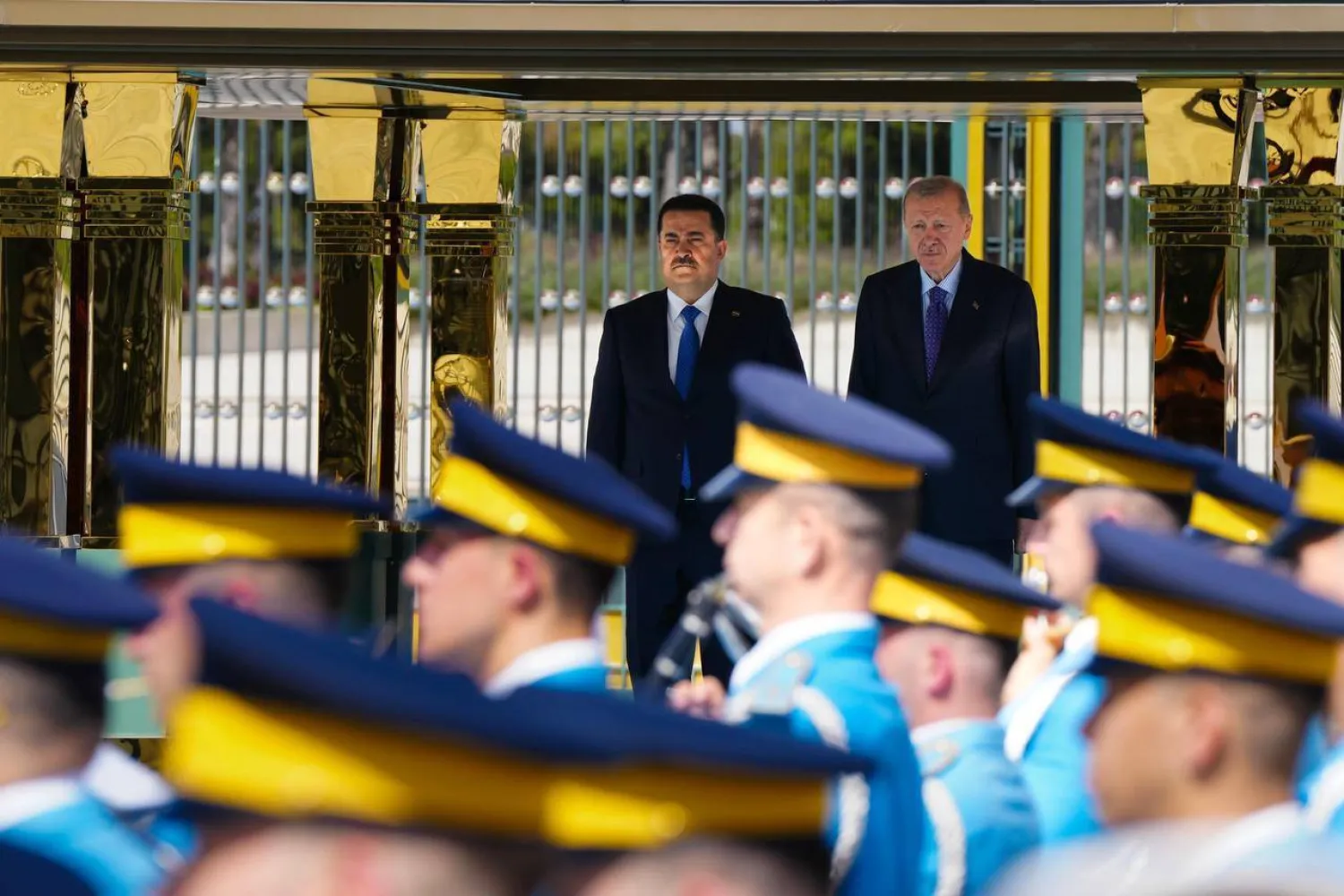 رئيس الحكومة العراقية خلال مراسم استقباله في القصر الرئاسي التركي في أنقرة يوم 8 مايو 2025 (إعلام حكومي)