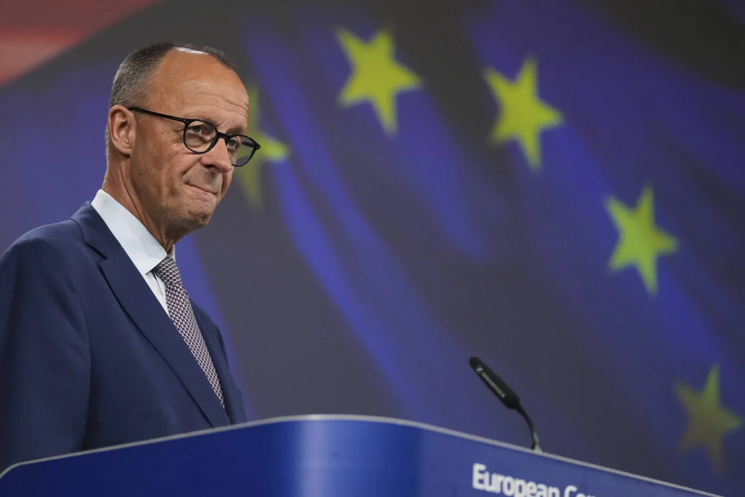 المستشار الألماني فريدريش ميرتس يتحدث إلى وسائل الإعلام بمقر الاتحاد الأوروبي في بروكسل... بلجيكا 9 مايو 2025 (أ.ب)